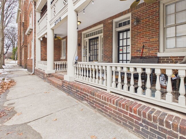 Building Photo - 2710 Stuart Ave