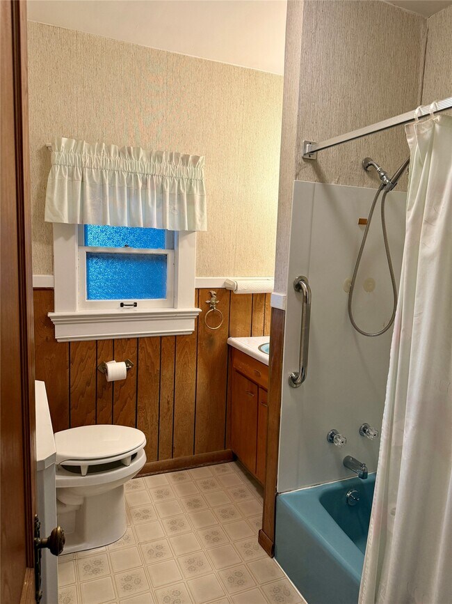 Building Photo - 51 Mill St