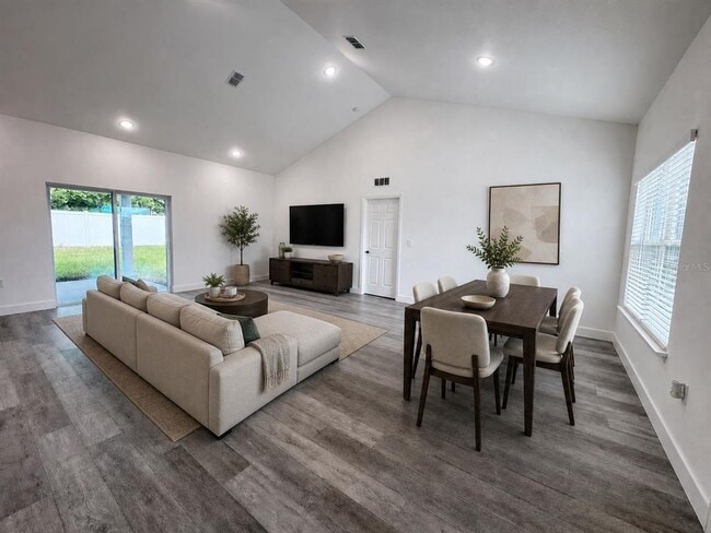 Building Photo - 13376 SW 49th Ave