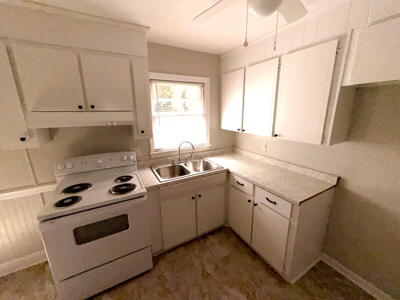 Building Photo - 319 Orchard Ln