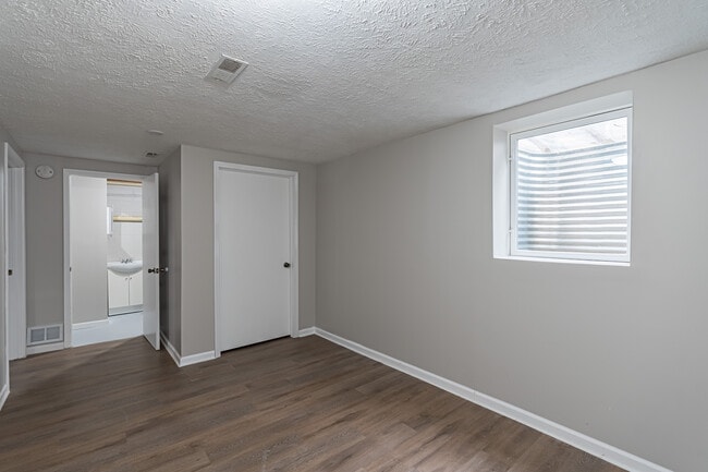 Building Photo - 13103 Lillian St