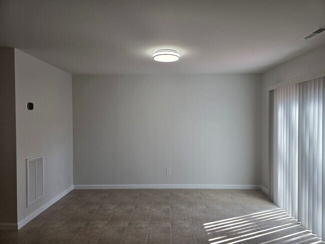 Building Photo - Beautiful Home Available for Rent in Charlotte, NC 28212