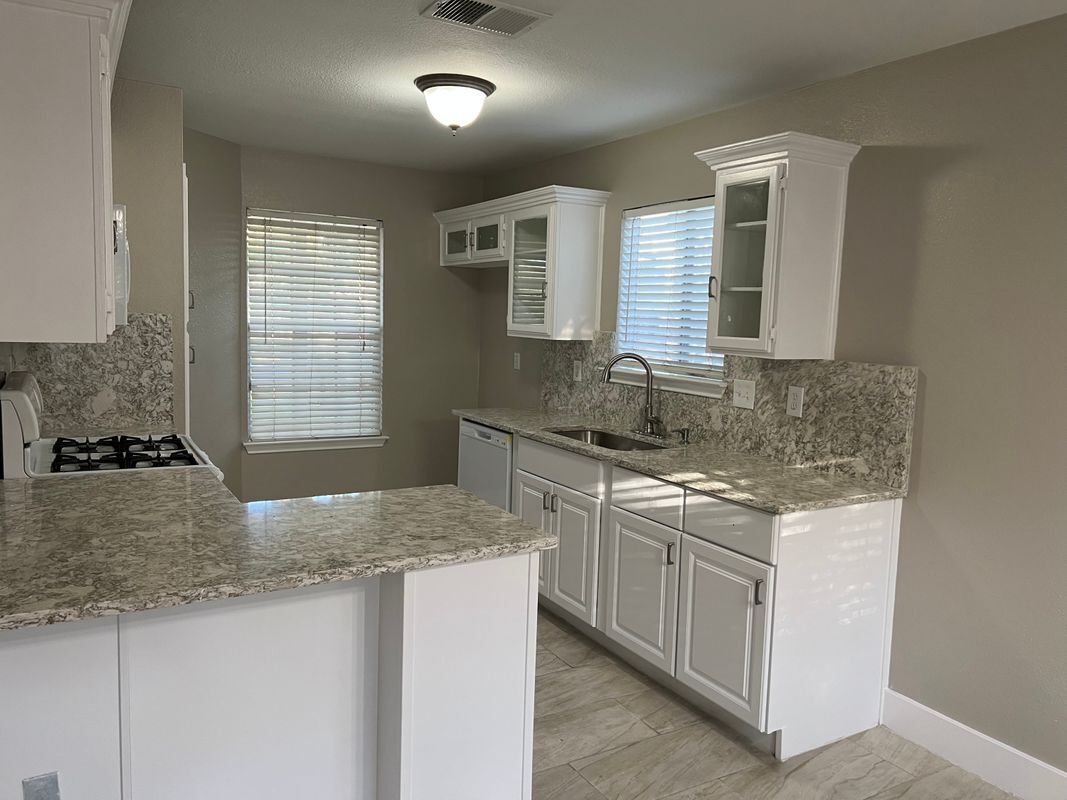 Building Photo - 5909 Avery Island Ave