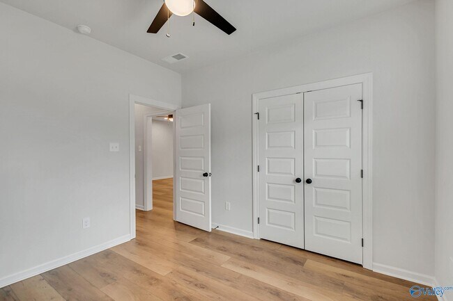 Building Photo - 16640 Aspen Ln