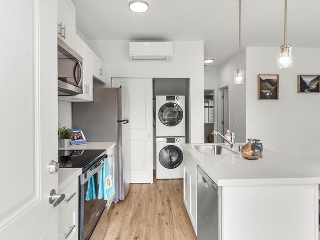Building Photo - Brand New Construction 1 bed 1 Bath Availa...