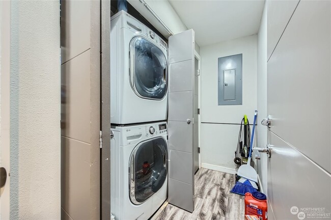 Shared washer and dryer. - 1045 NE 115th St