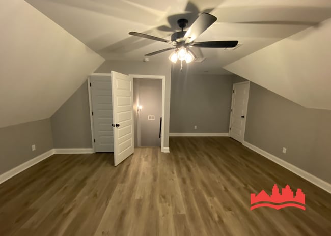 Building Photo - 10000 Messana St