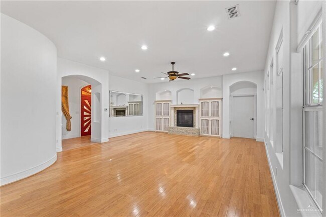 Building Photo - 8400 N 29th St