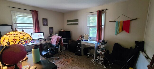 Building Photo - The Marigold