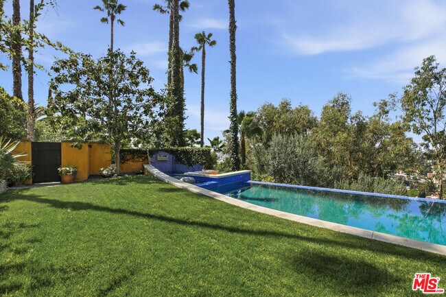 Building Photo - 6203 Temple Hill Dr