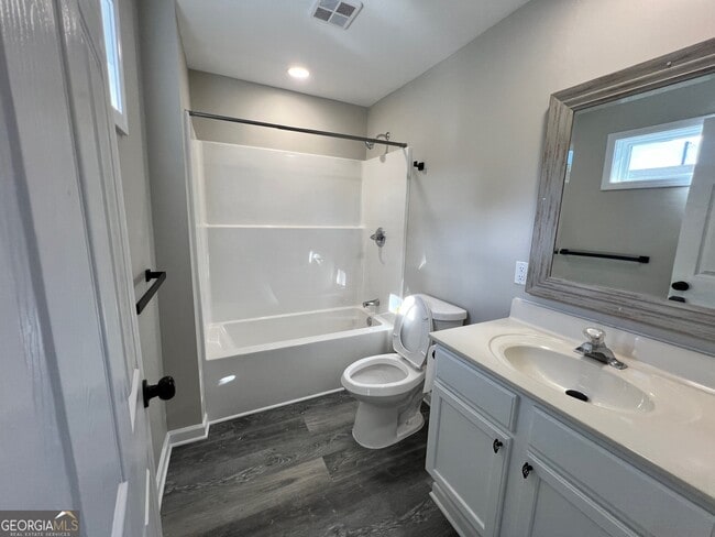 Building Photo - 416 Gordon St