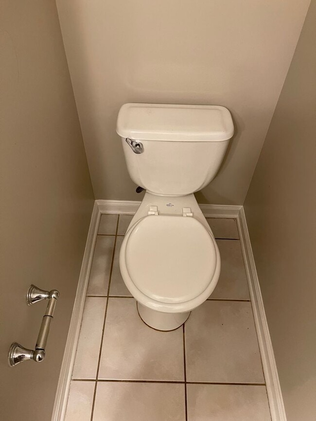 Building Photo - Courtyard Subdivision!!