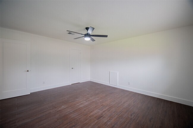 Building Photo - 4815 Caris St