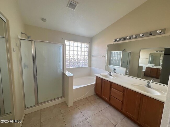 Building Photo - 10256 E Peralta Canyon Dr