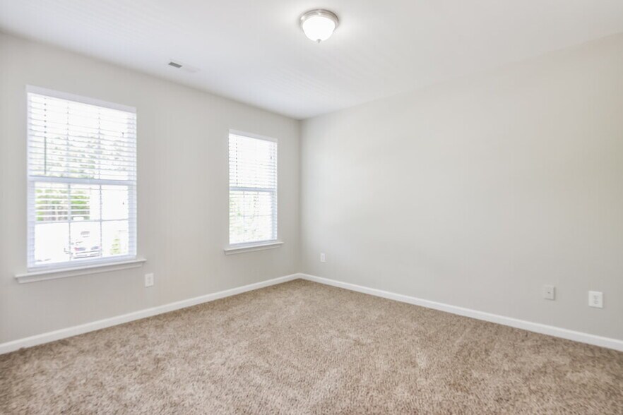 Building Photo - 5324 Sapphire Springs Dr