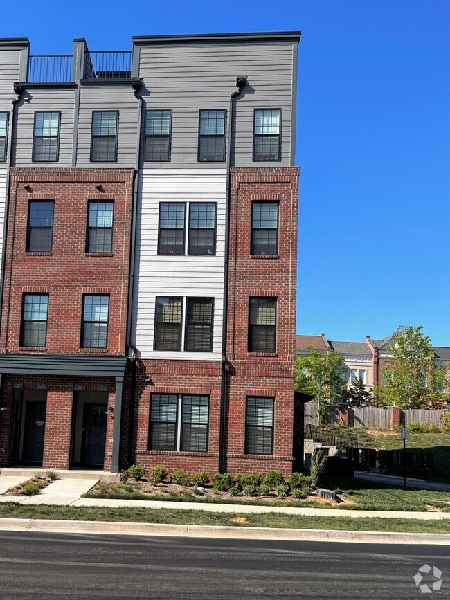 Building Photo - 13223 Coalfield Station Ln