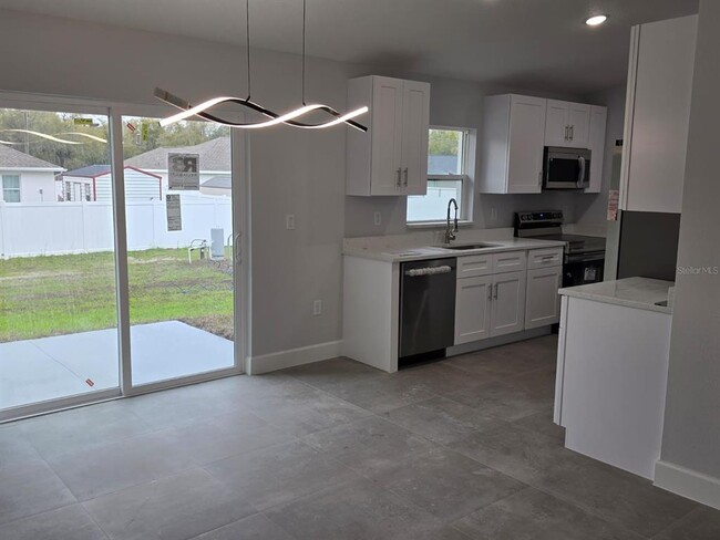 Building Photo - 13844 SW 104 Ln