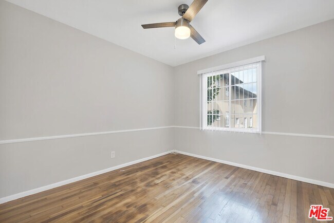 Building Photo - 4121 Santo Tomas Dr