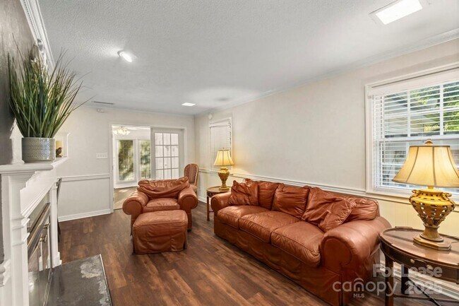 Building Photo - 4 Bedroom 2.5 Bath Home In Conover! Tours available starting March 1st!