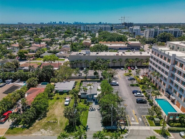 Building Photo - 19 NE 3rd St