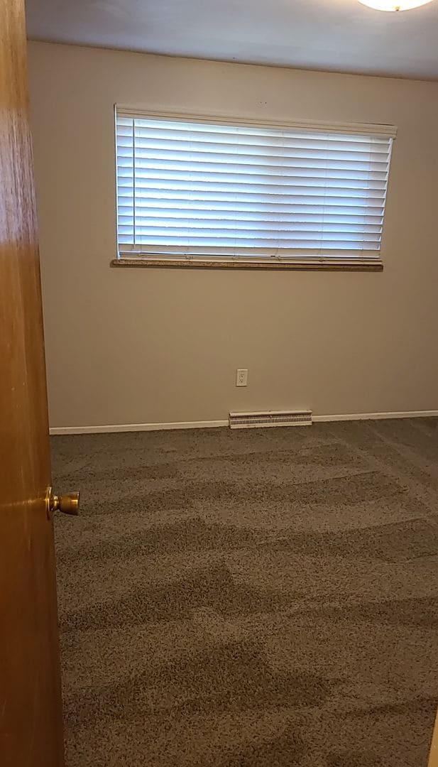 Building Photo - Updated 2 Bedroom Apartment with Private P...