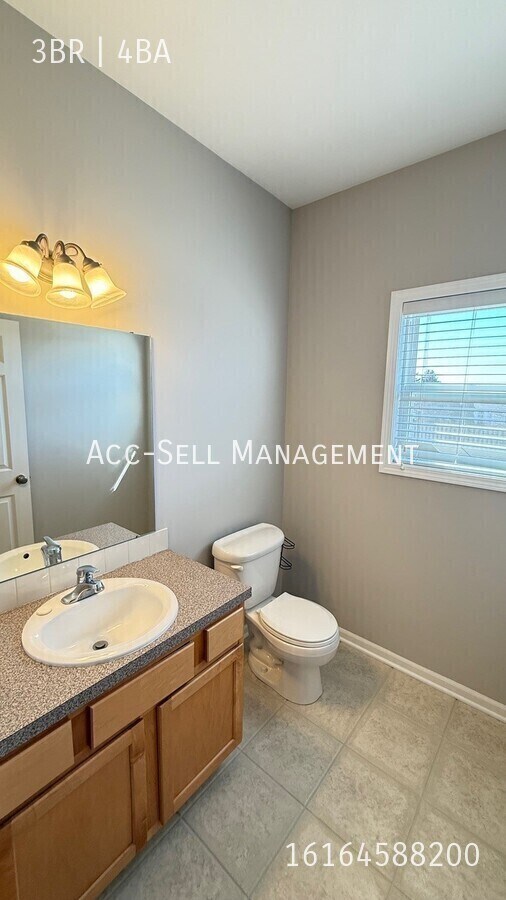 Building Photo - 2125 Orchard Ridge Dr NW