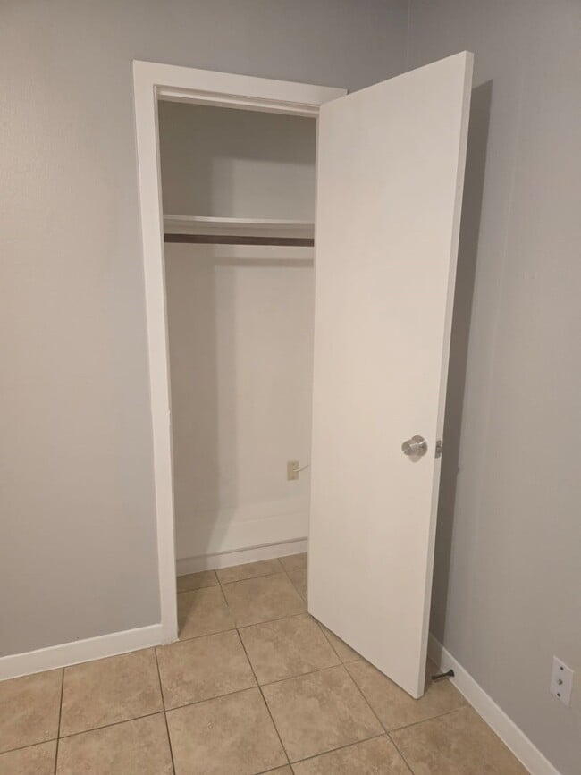 Building Photo - 4122 Beran Dr