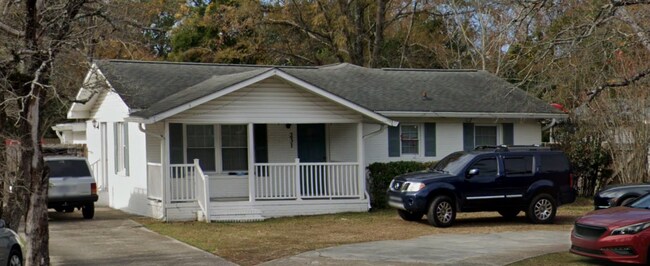 Building Photo - 4-Bedroom Near UNCW Campus