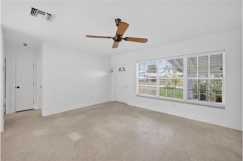 Building Photo - 3131 SW 20th Ct