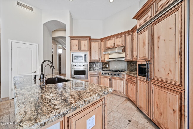 Building Photo - 6057 E Campo Bello Dr
