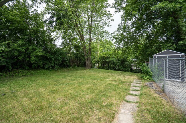 Building Photo - Josephine