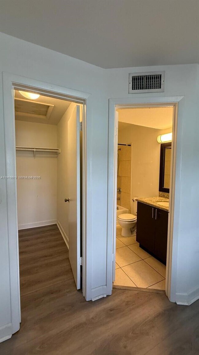 Building Photo - 3965 NW 87th Ave