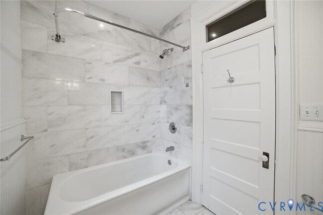 Building Photo - 2703 Kensington Ave