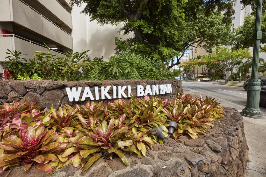 Waikiki Banyan - 201 ?Ohua Ave