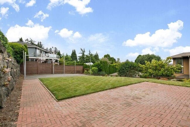Building Photo - Gorgeous West Seattle Mid-Century Modern w...