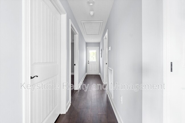 Building Photo - 111 Robertson Hill Rd