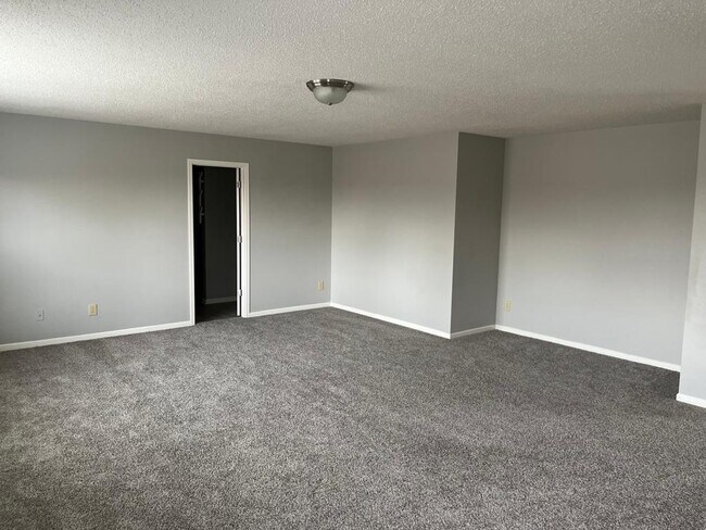 Building Photo - 6848 Tadpole Ct
