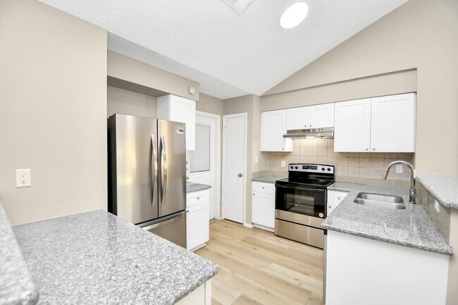 Building Photo - 10023 King Ranch Ln