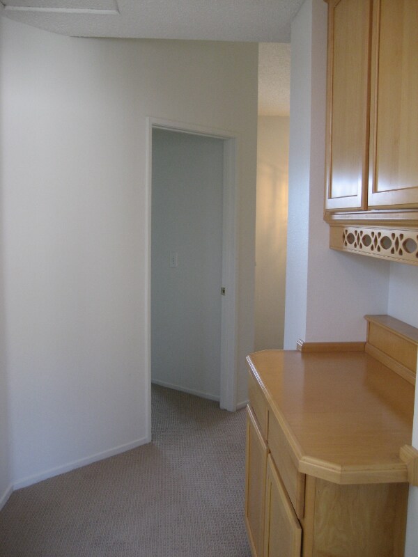 Building Photo - 4874 Thille St