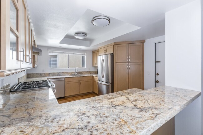 Building Photo - 1738 S Bentley Ave