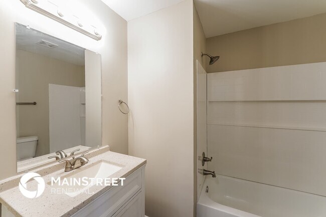 Building Photo - 5240 Jean Dr