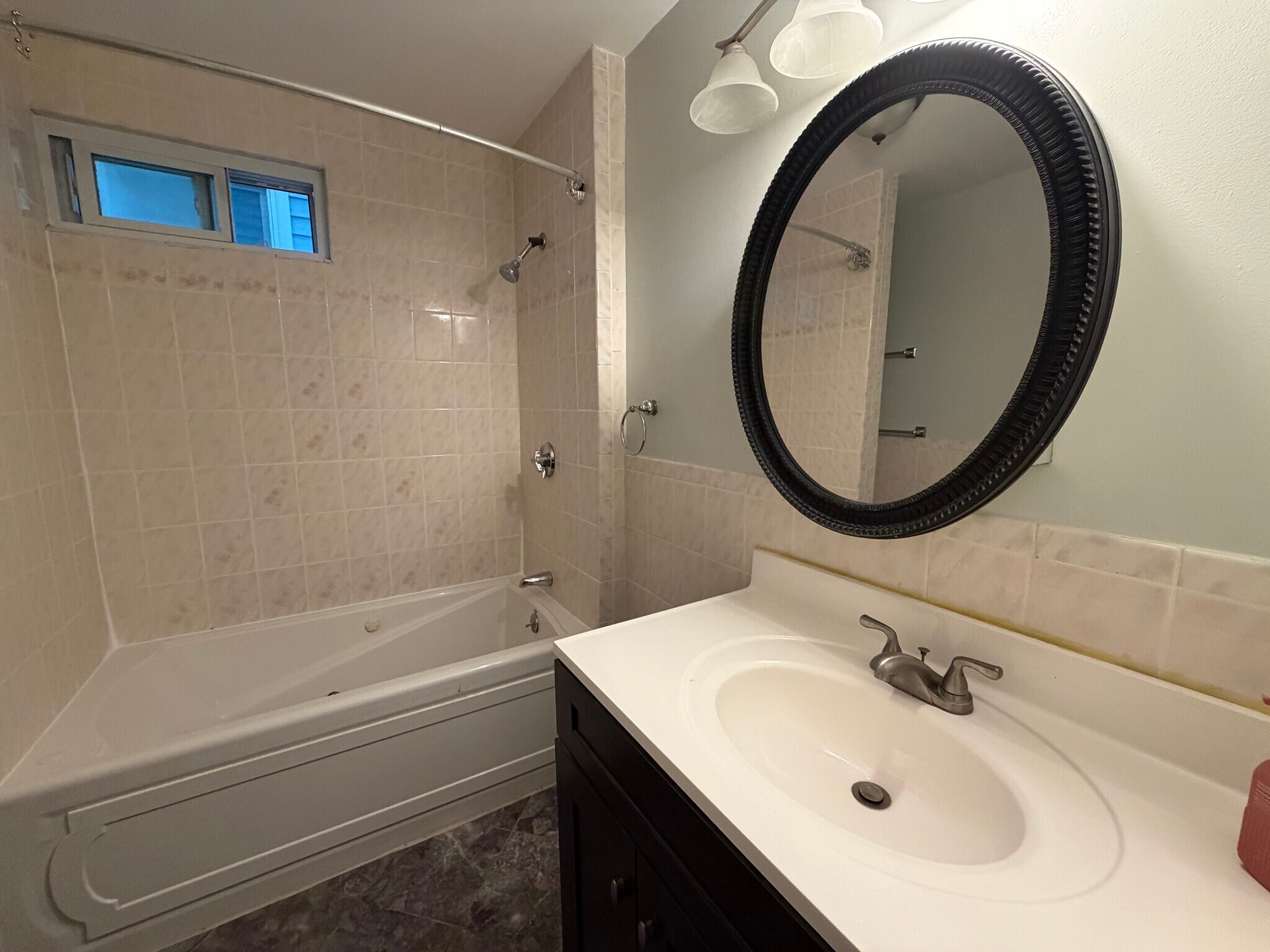 Building Photo - 184 Green St