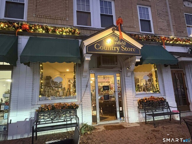 Building Photo - 24 Elm St