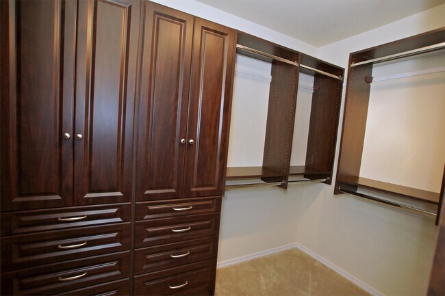 Building Photo - 1802 Whirlaway Ct