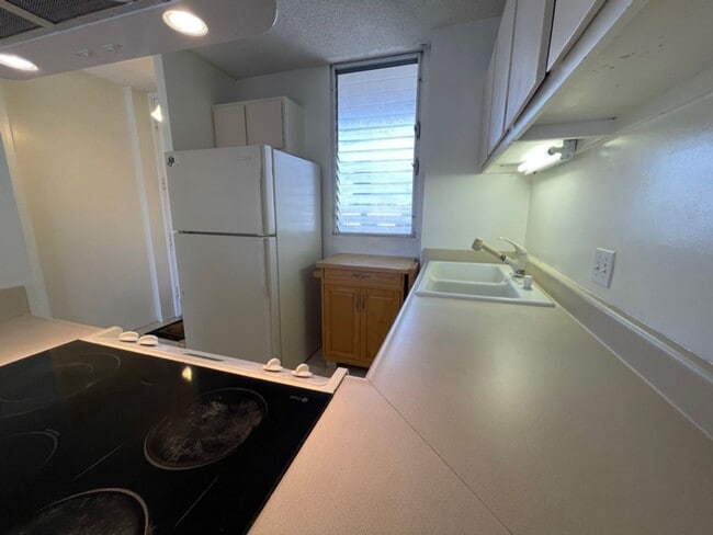 Building Photo - Summer Palace- 20th Floor- 1 bed 1 bath 1 ...