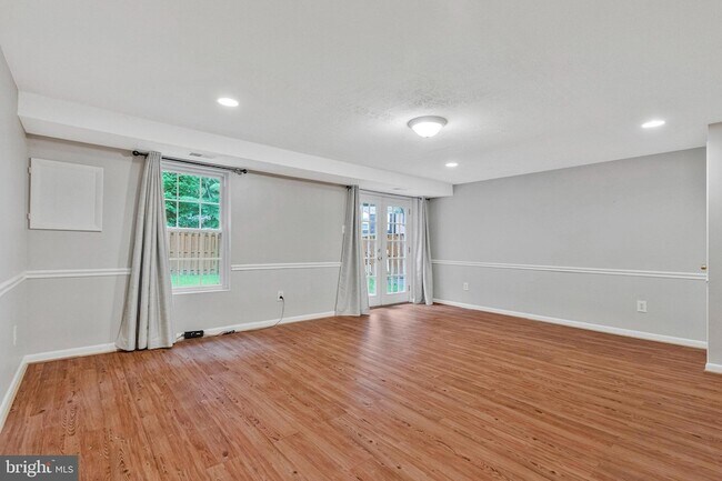 Building Photo - 6401 Old Scotts Ct