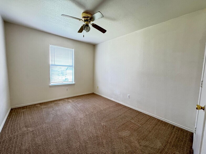 Building Photo - 1504 Windward Dr
