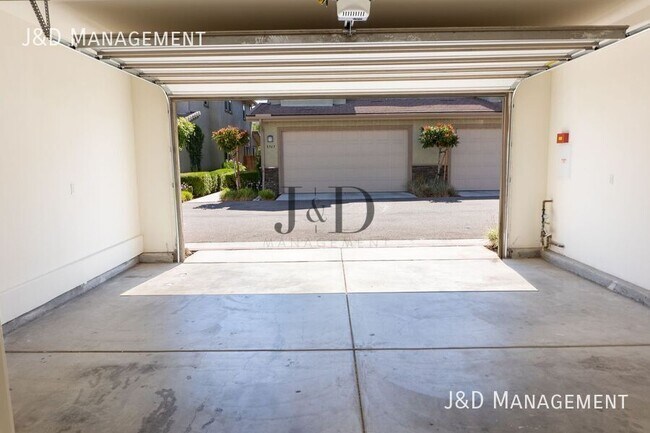 Building Photo - 8955 Valencia St