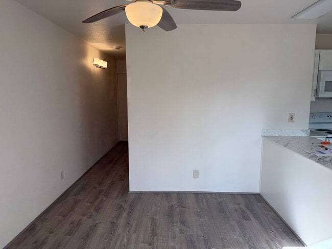 Building Photo - Aloha Apartments