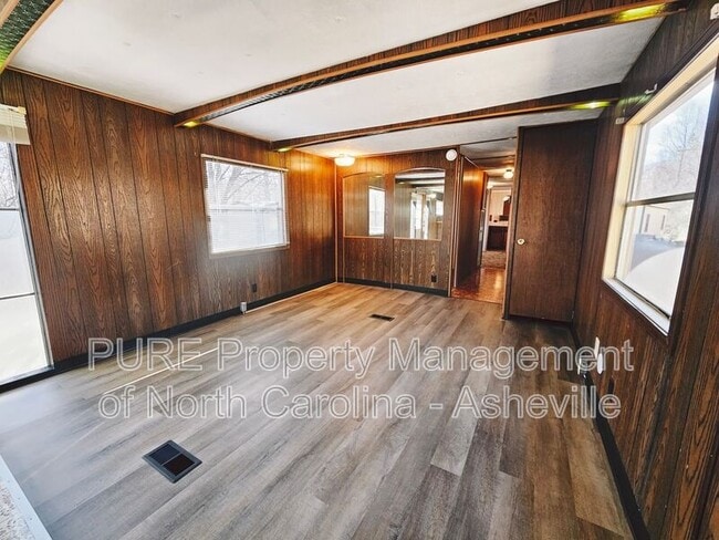 Building Photo - 59 Magic Dr